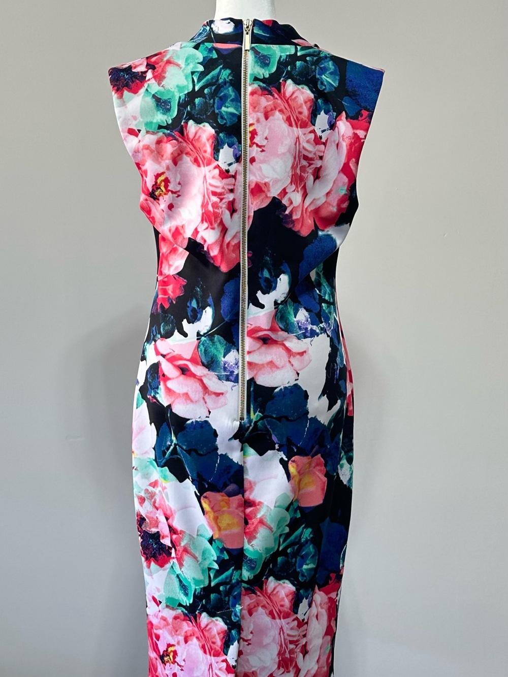 Bisou Bisou Floral Sheath Dress Size 12 Watercolor Print V Neck - Picture 2 of 9